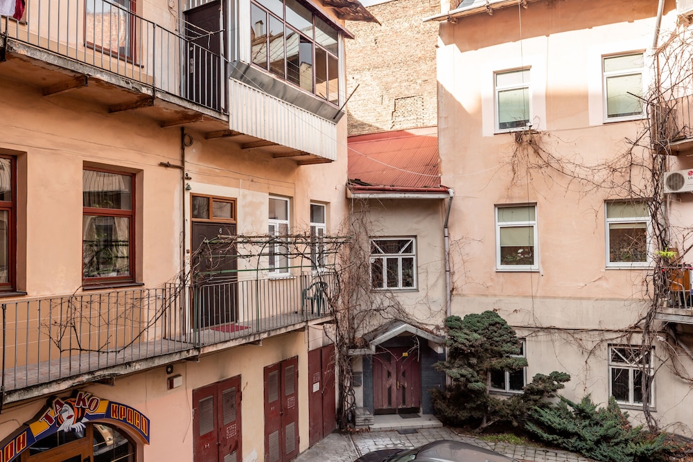 Apartments with bedrooms at the center