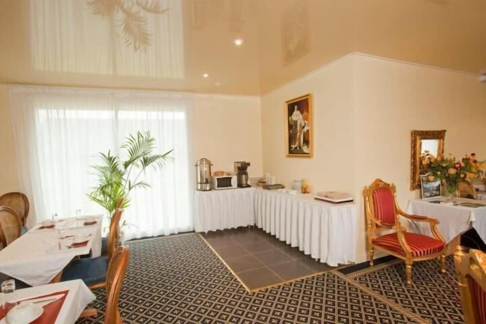 Hotel Fleur De Lys - Property Image 5