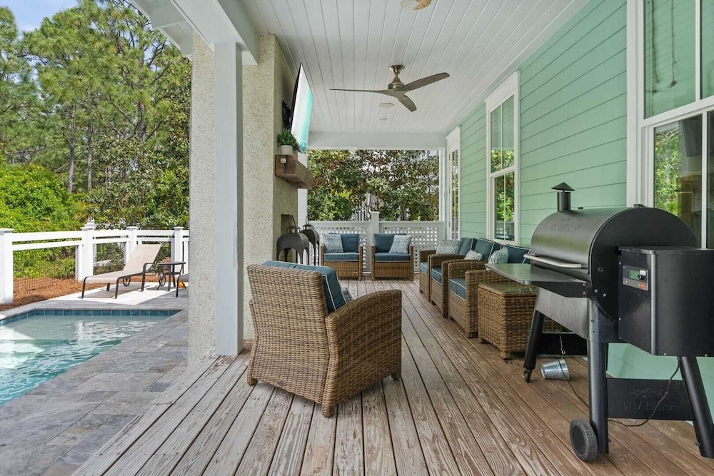 Watercolor 75 by Avantstay Luxury Private Pool + Bonfires
