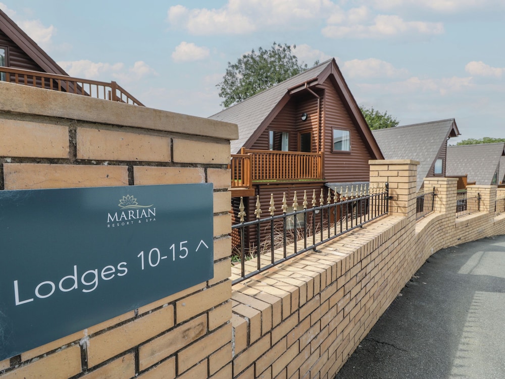 Classic Lodge 15