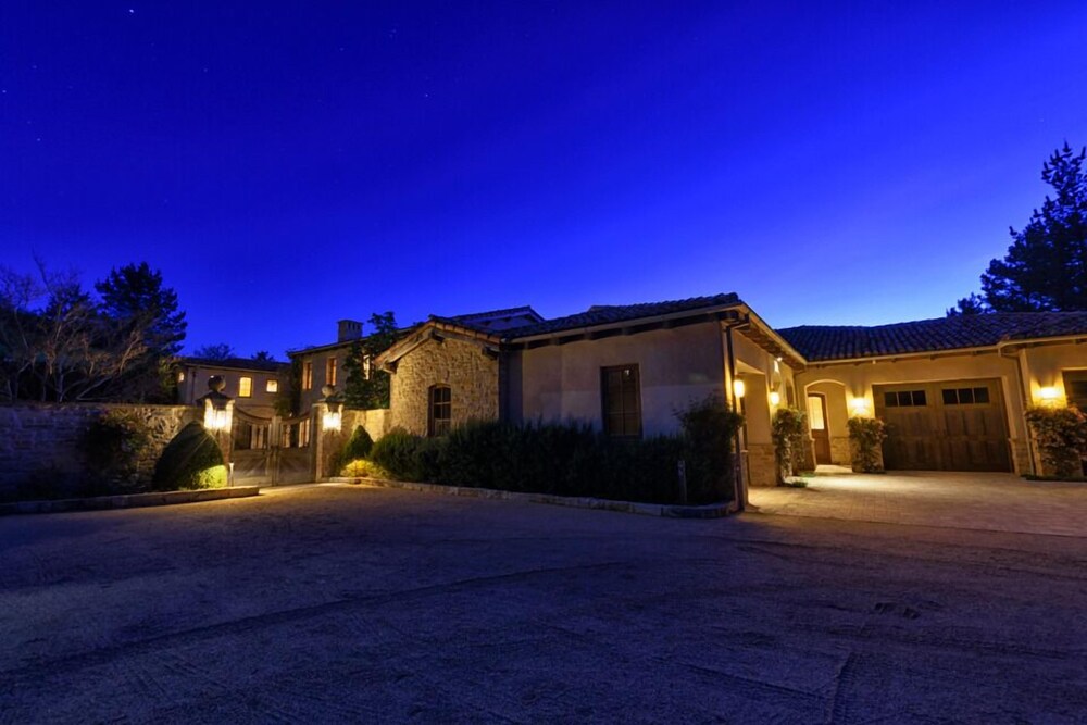 Lx1: Chateau D' Renaitre - Carmel-by-the-sea Luxury Villa: - Property Image 6