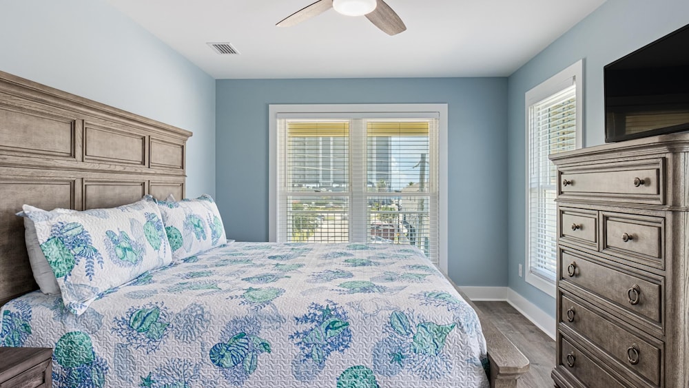 Dreezy's Hideaway by Southern Vacation Rentals