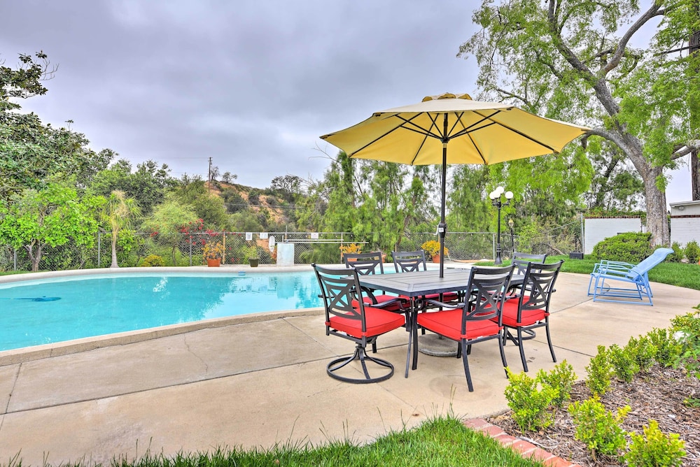 'the Castle' Hacienda Heights Home w/ Patio Pool - Property Image 10