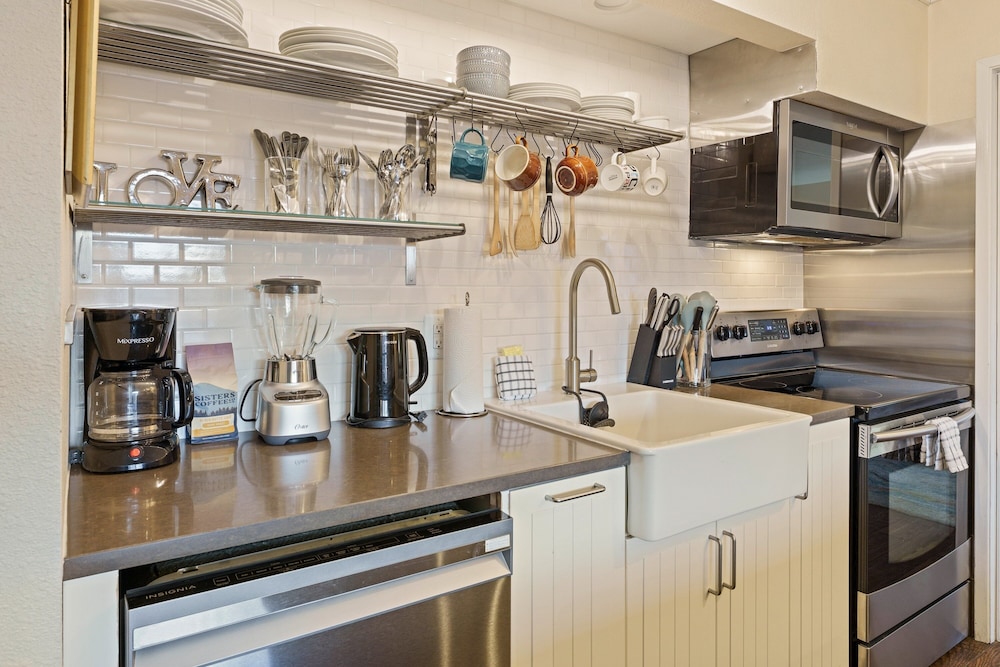 1565 Nw Wall St 144/145 1 Bedroom Condo