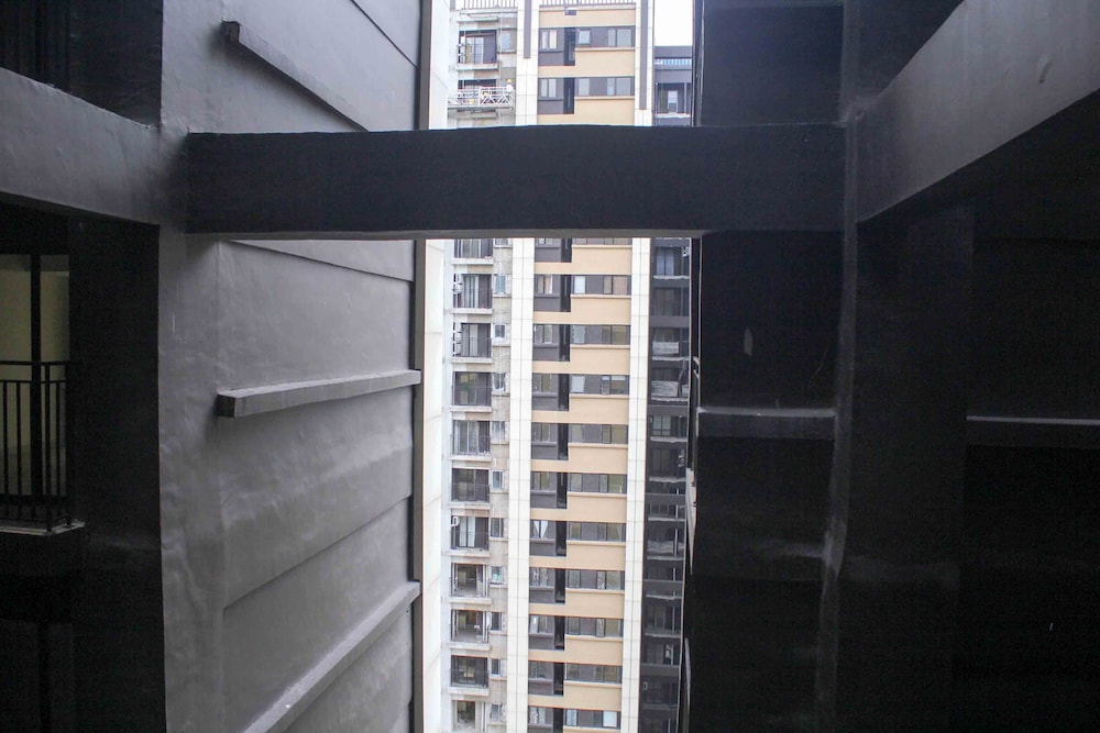 Luxurious And Comfy 2Br At Meikarta Apartment view 3