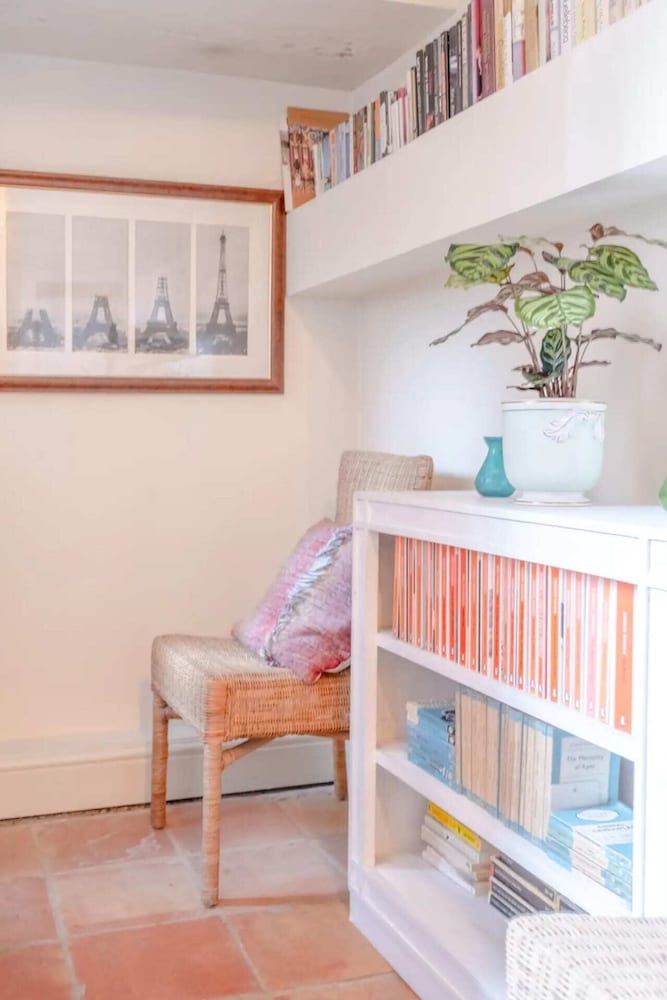 Quaint and Central Studio Flat - Chelsea