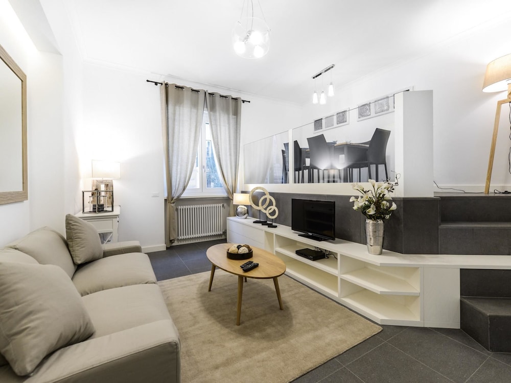 Popolo Apartment