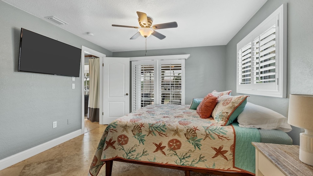 Punta Gorda Isles 3 Bedroom Private Pool+Spa Home on Canal 3 Home