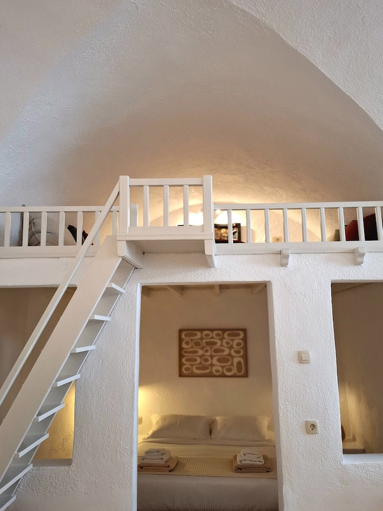 Mardanza Krokos Suites