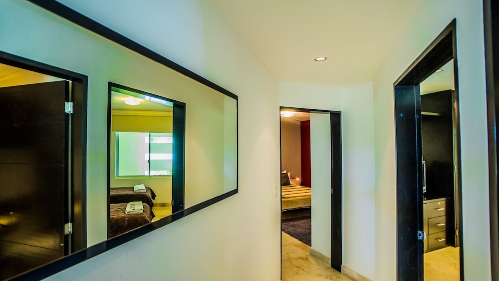 Elements 118 2 Bedroom Condo by Redawning view 5