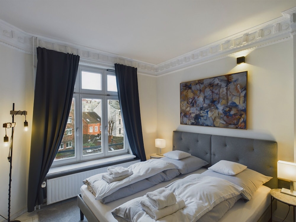 Art Apartments