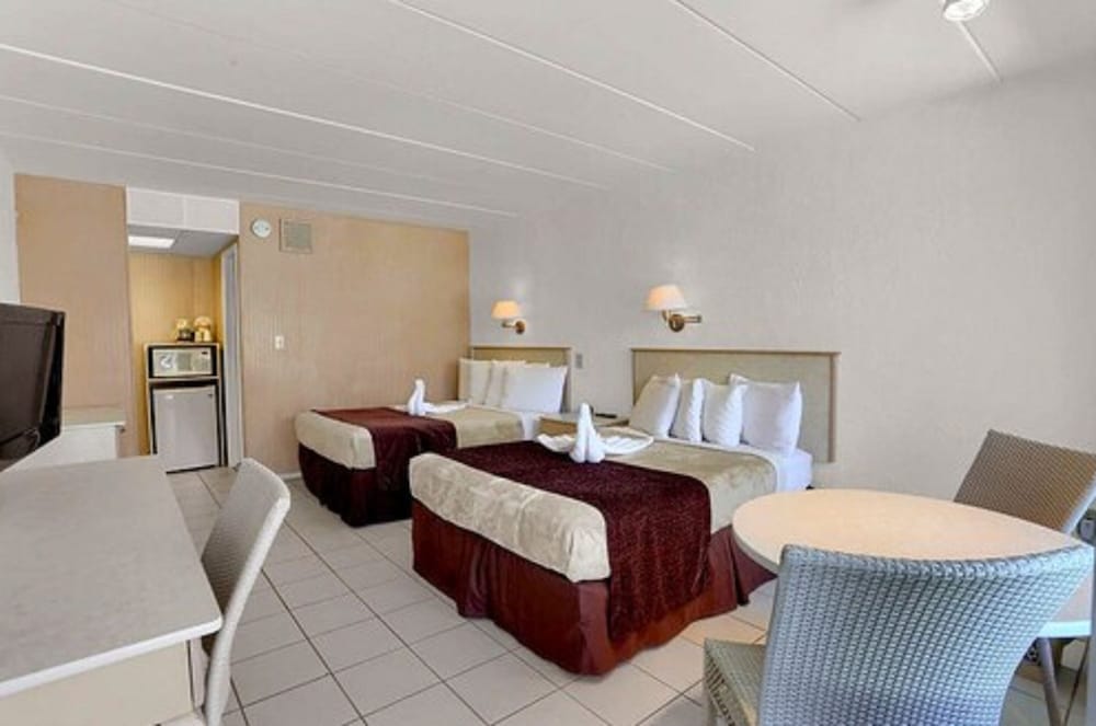 AA Heart of Wildwood Motels