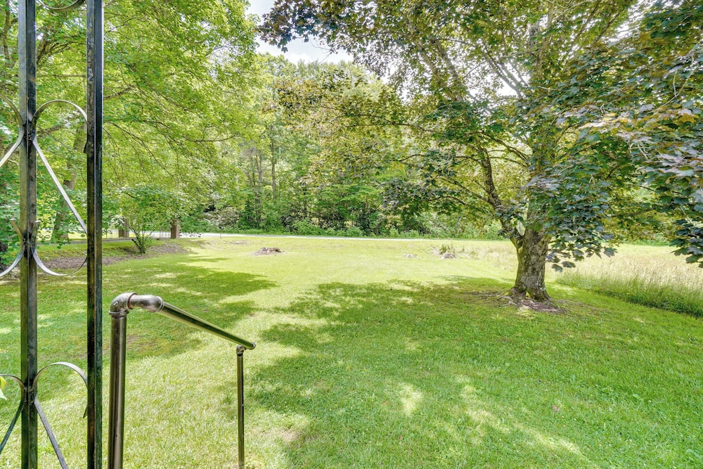 Robbinsville Retreat - Creekside Home w/ Deck!