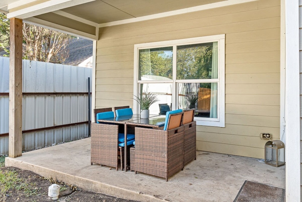 Large 3BD 2BR Lower Bishop Arts Near Downtown Dallas