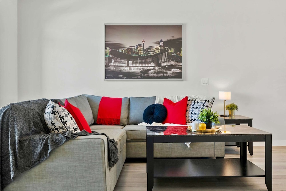 The Belmont Luxury NEW Home Free Indoorparking