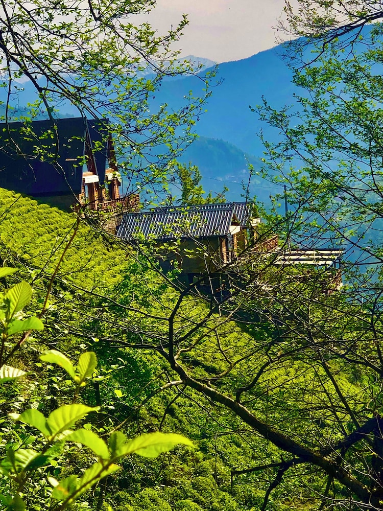 CELAZENİ BUNGALOV