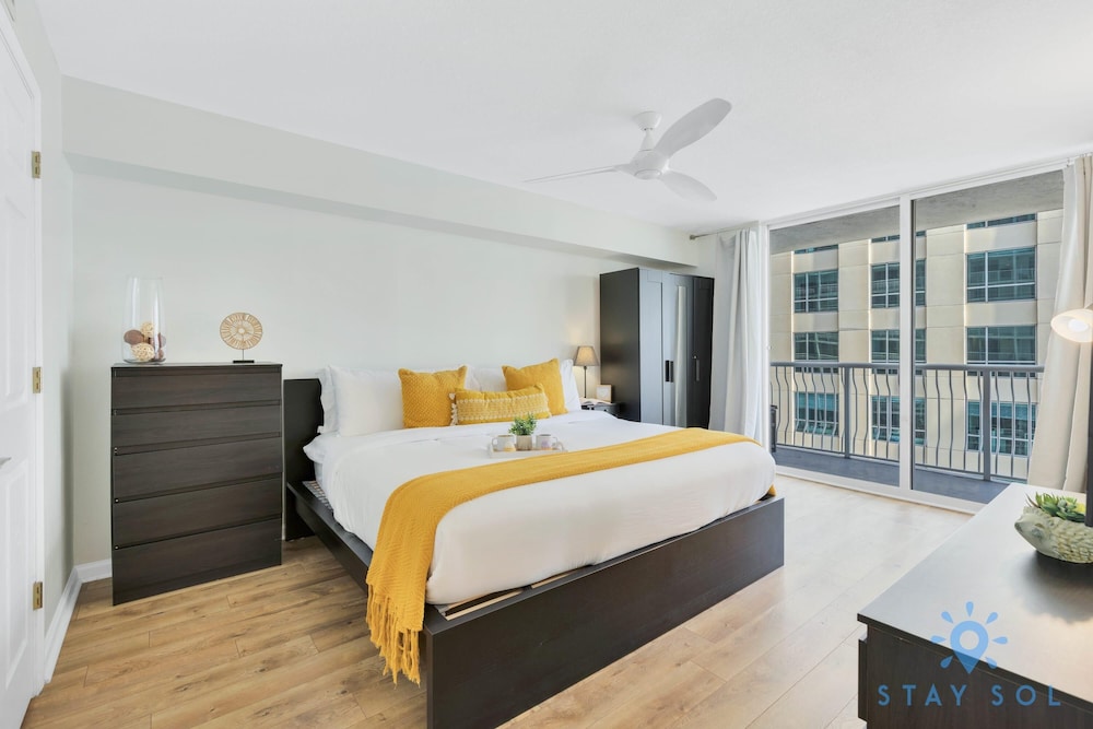 Modern 1-br Condo in Upscale Brickell Locale