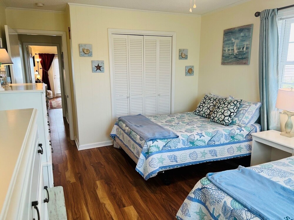 Seaside - 4 Br Home