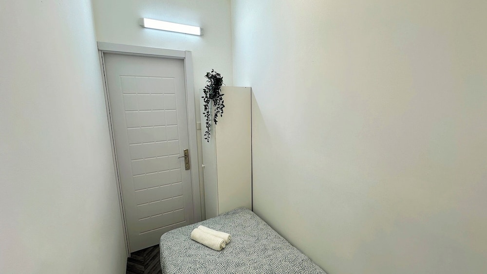 Atelier Partition Room in Tecom