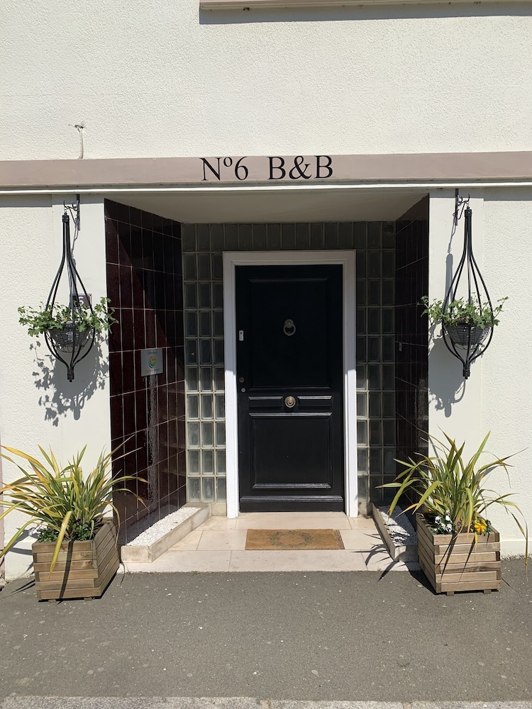 No 6 Bed & Breakfast view 3