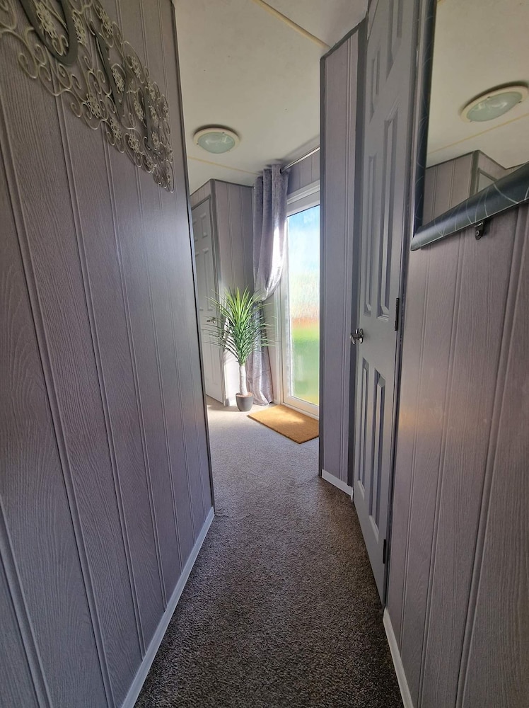 Inviting 3-bed Caravan in Porthcawl view 2