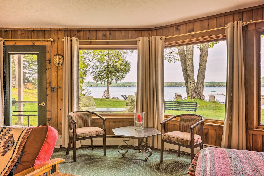 Rustic-chic Lake Glen Studio: 4 Mi to Beach!