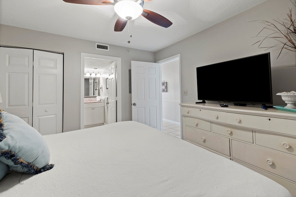 Pelican Beach 0603 1 Bedroom Condo by Pelican Beach Management view 4