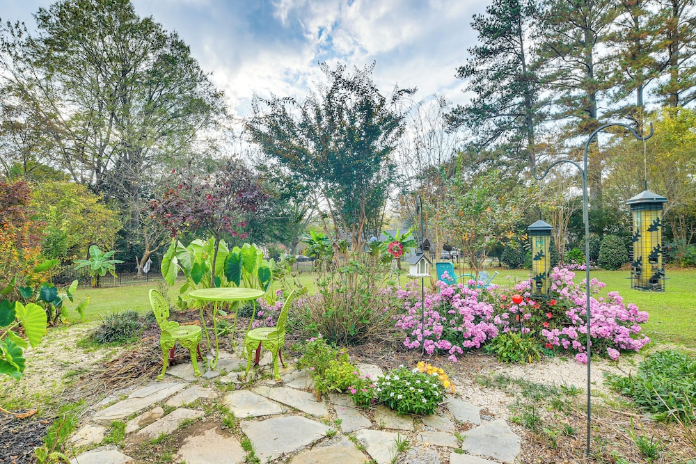4 Mi to Falls Lake: Dog-friendly Wake Forest Home