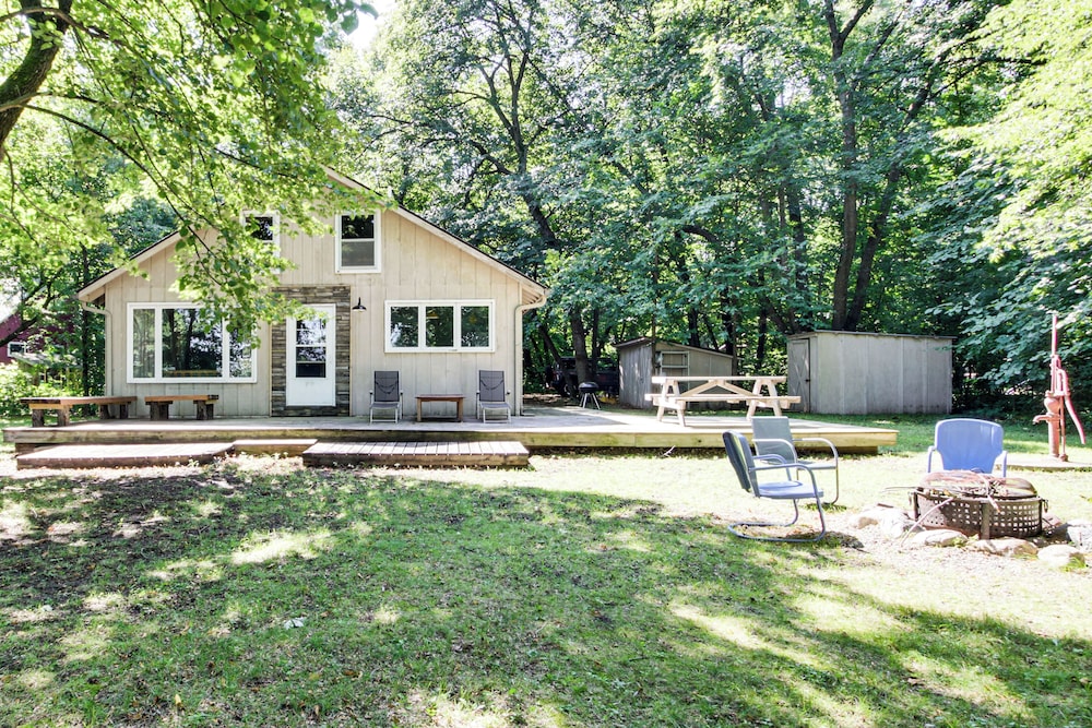 Lakeside Getaway w/ Dock: West Battle Lake Cabin
