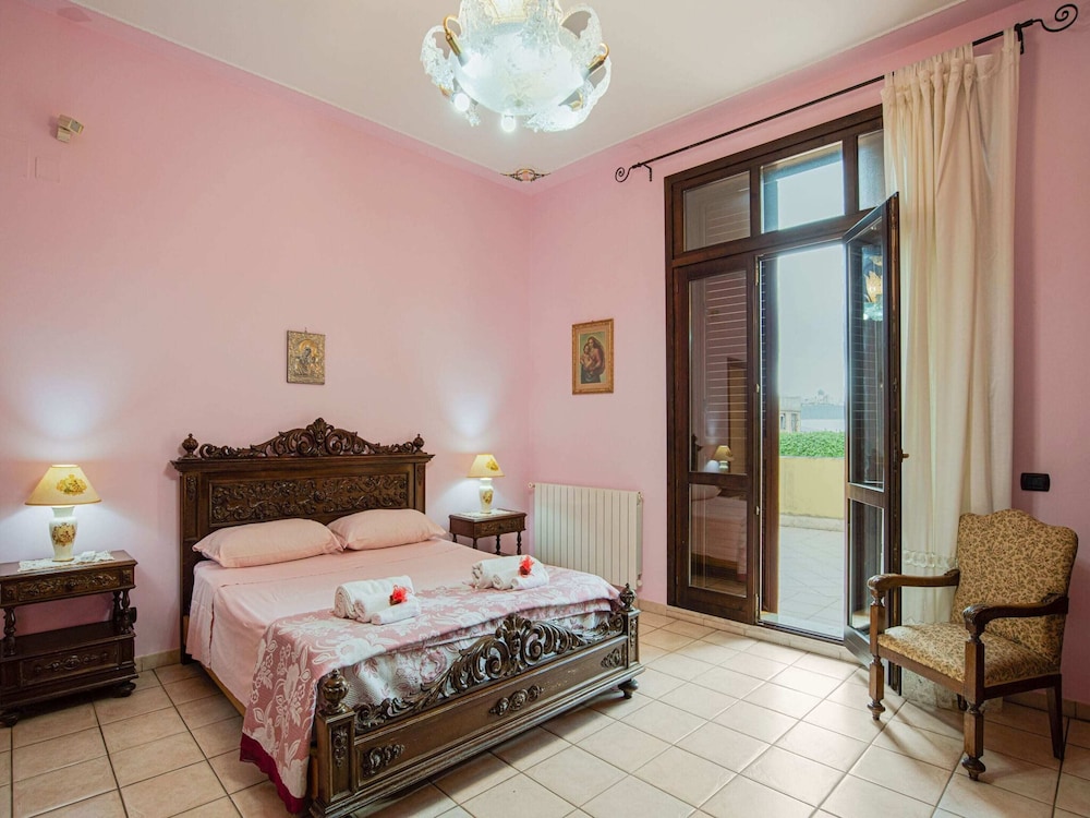 Pet-friendly Villa w/ Pool view 4