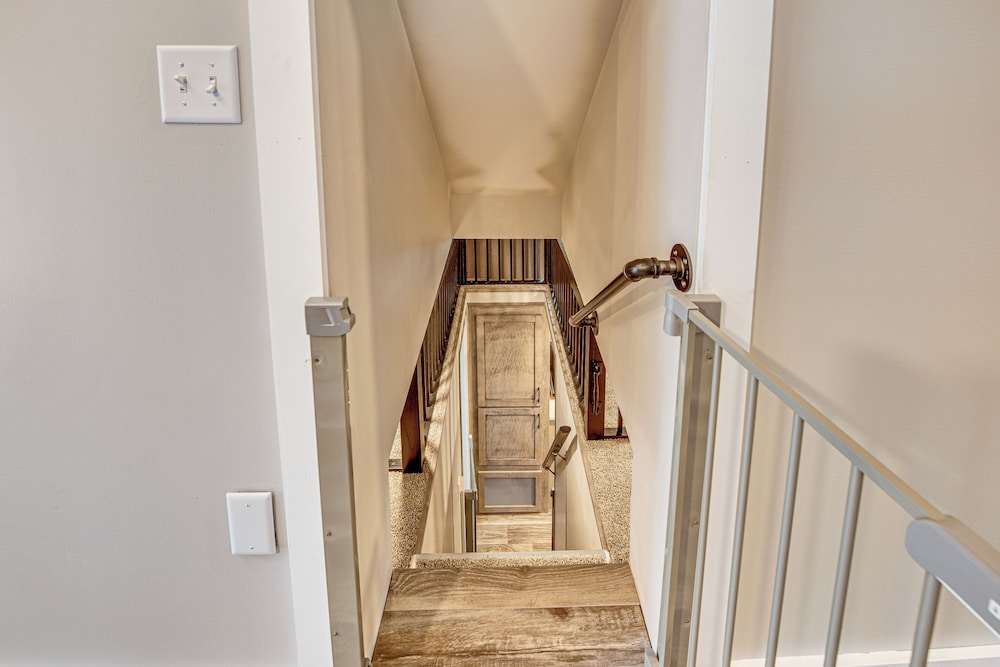 Walk to Lake Beaches: Cabin w/ Patio in Belmont!