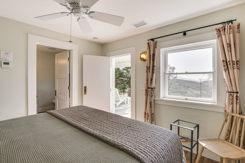 320 Acres: Farmhouse in East County San Diego