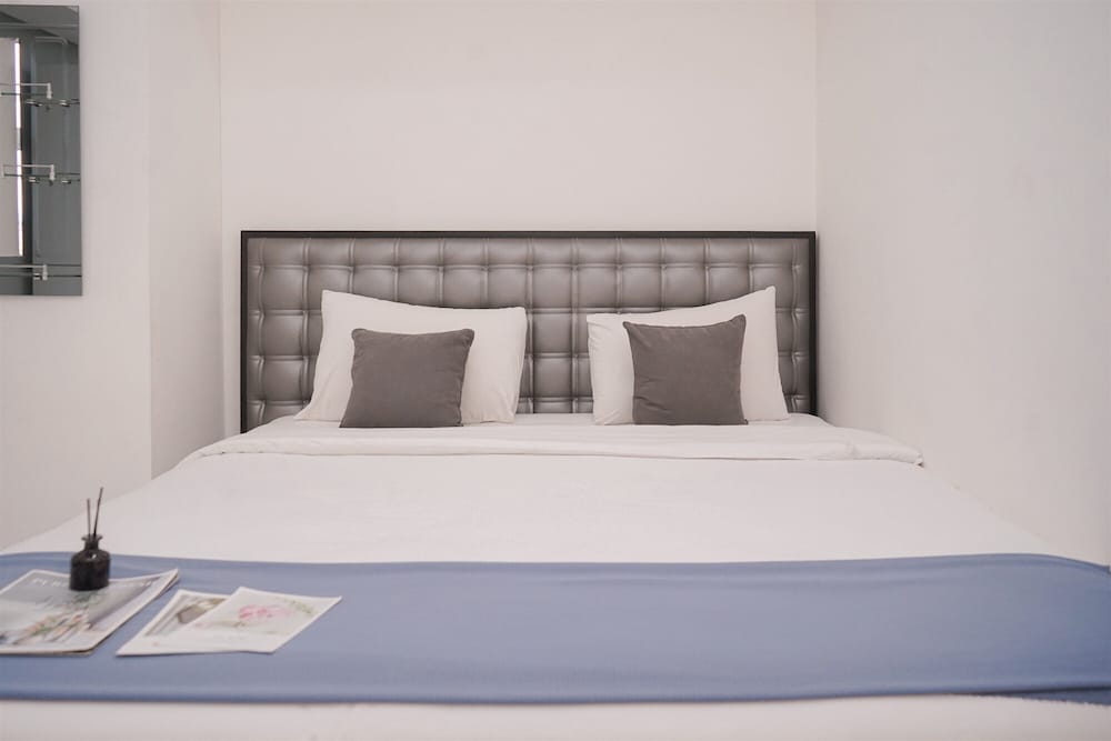 Spacious and Nice 3BR Apartment at M-Town Residence