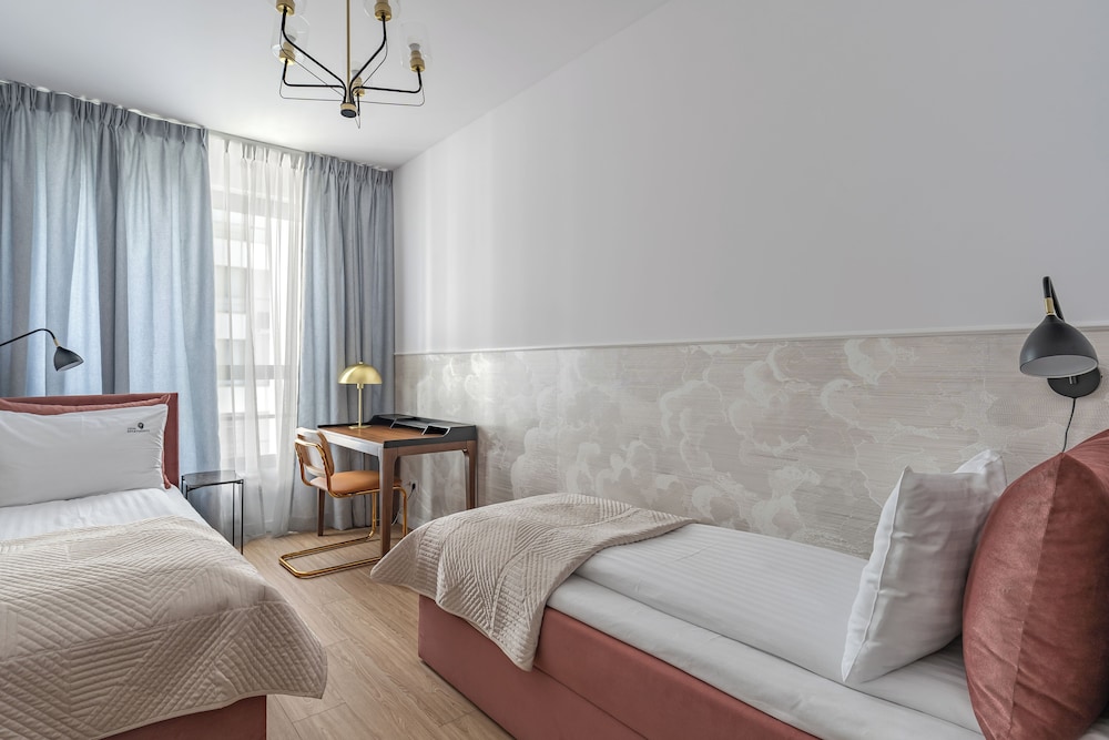 Lion Apartments -DOKI LifeStyle&FoodHall