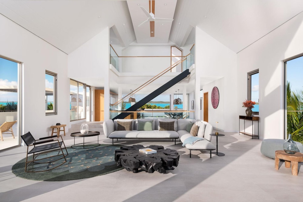 La Mer Villa West Luxury Oceanfront on Sapodilla Bay