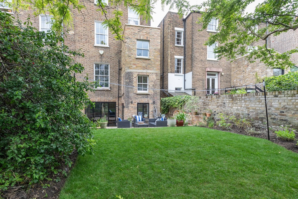 Rochester Road II by Onefinestay