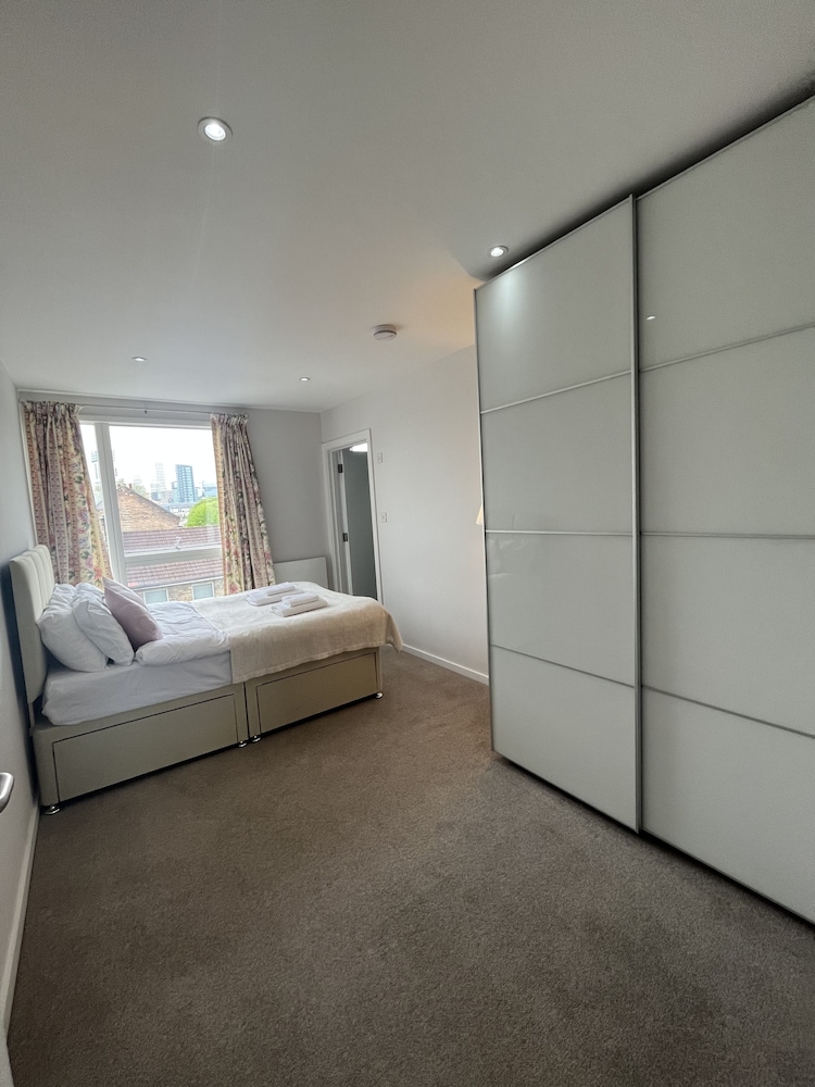Immaculate 2-bed Apartment in London