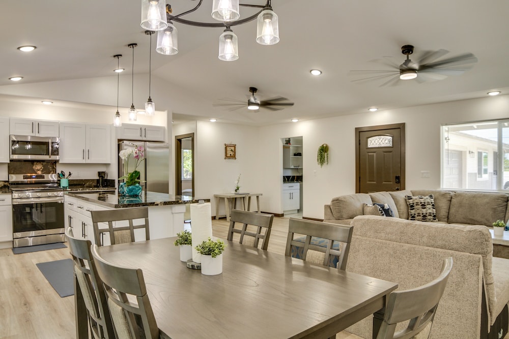 Keaau Getaway w/ Patio, 3 Mi to Shipman Beach!