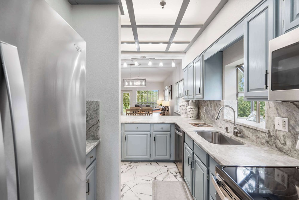 Fairway Follies Luxury Retreat