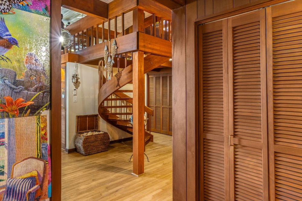 Puzzle Point Lodge in Poulsbo