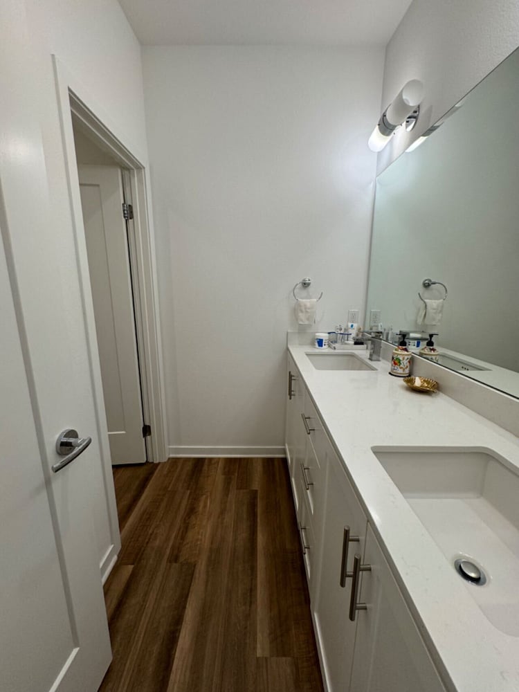 Private Room With Shared Bathroom