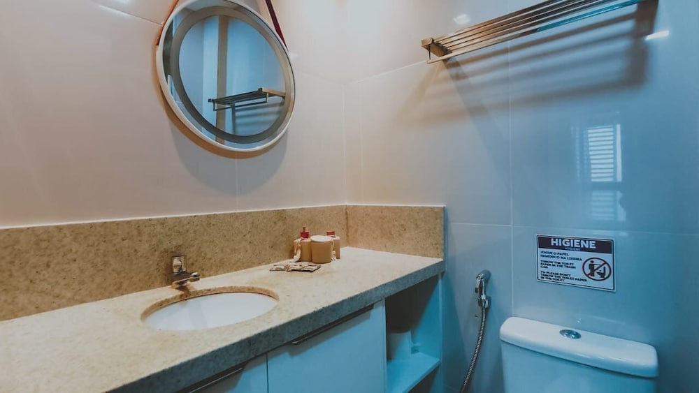 Convenience and Comfort 90m From Farol da Barra Beach - Hbas