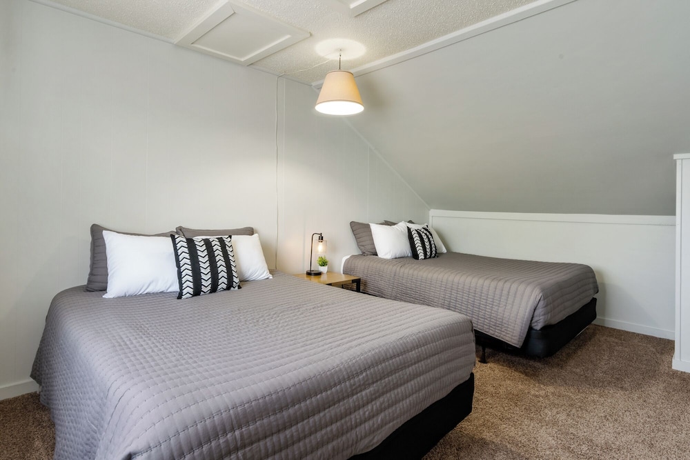 Fife Lake Lodge - Property Image 6
