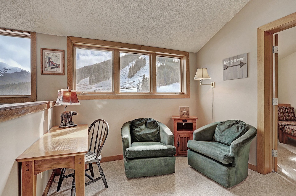 Pet Friendly Ski-In Ski-Out Right By The Lift and Golf Course - FP310 by Redawning