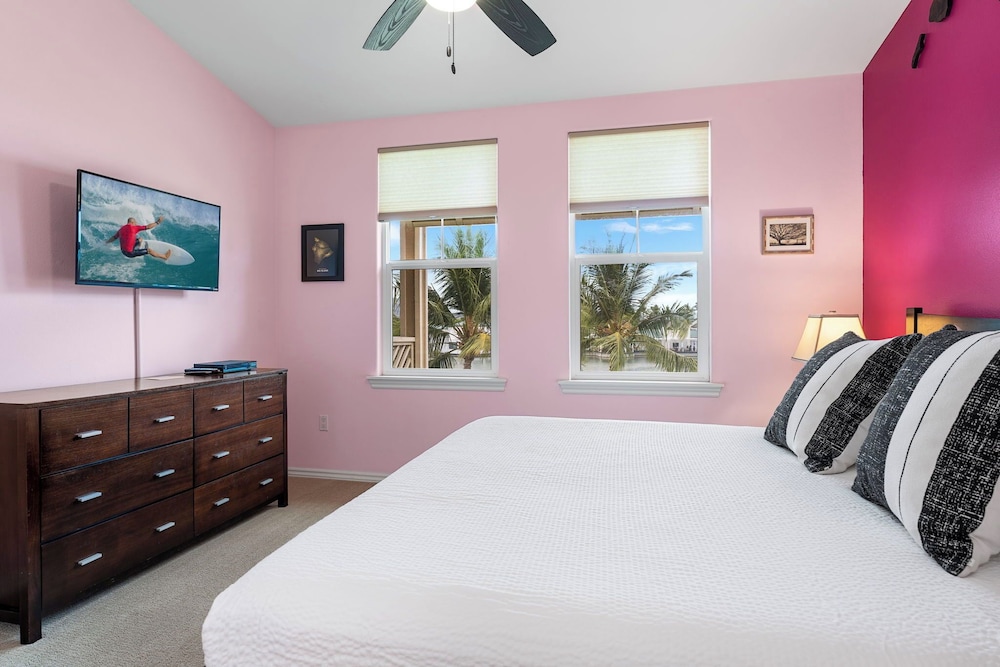 2 Bedroom with Loft and Mountain Views