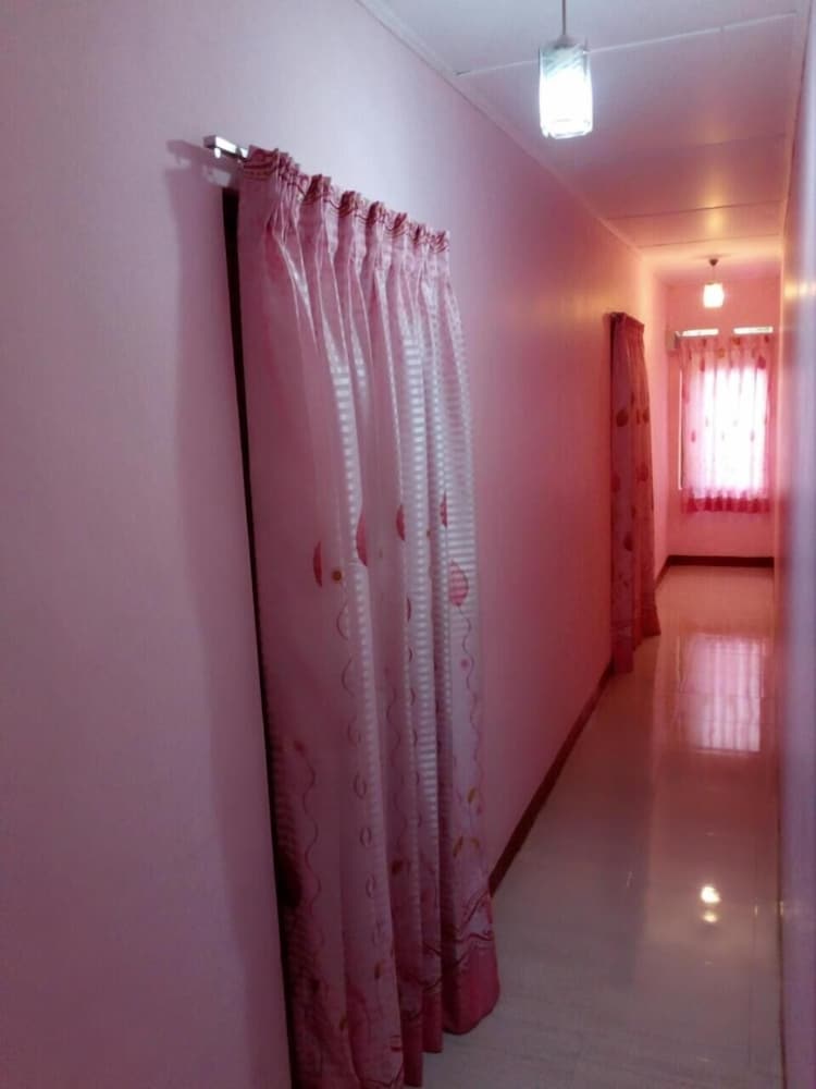 Lizzie Villa Guest House