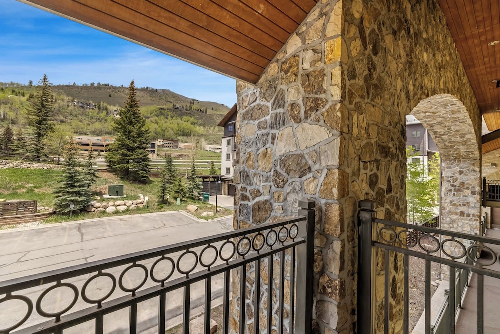 Landmark Vail - Charming Condo for 8 with Resort-style Amenities