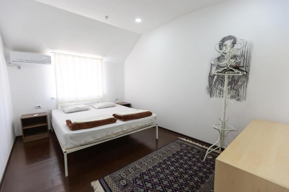 Light Hostel