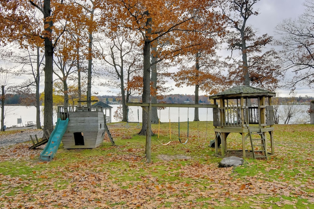 Lakefront Cabin Living w/ Dock Access on Sodus Bay