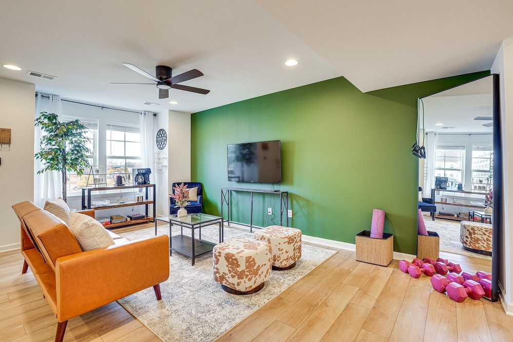 Charles Town Townhome: 9 Mi to Harpers Ferry - Property Image 1